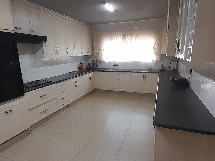 5 Bedroom Property for Sale in Flora Park Northern Cape